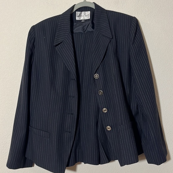 Le Suit pinstripe Navy pantsuit size 14 - Picture 4 of 6